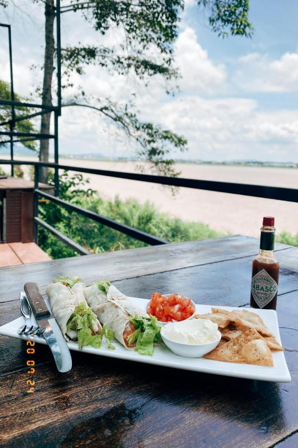 Pilgrim'S Kitchen & Inn Savannakhet Eksteriør bilde