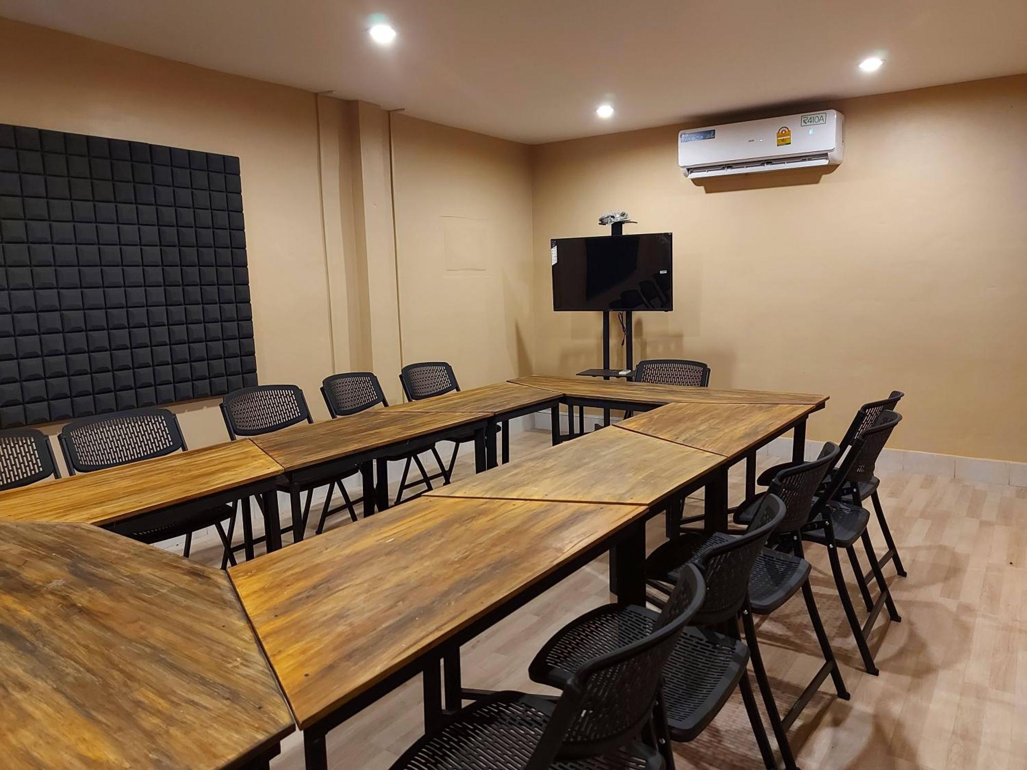 Pilgrim'S Kitchen & Inn Savannakhet Eksteriør bilde