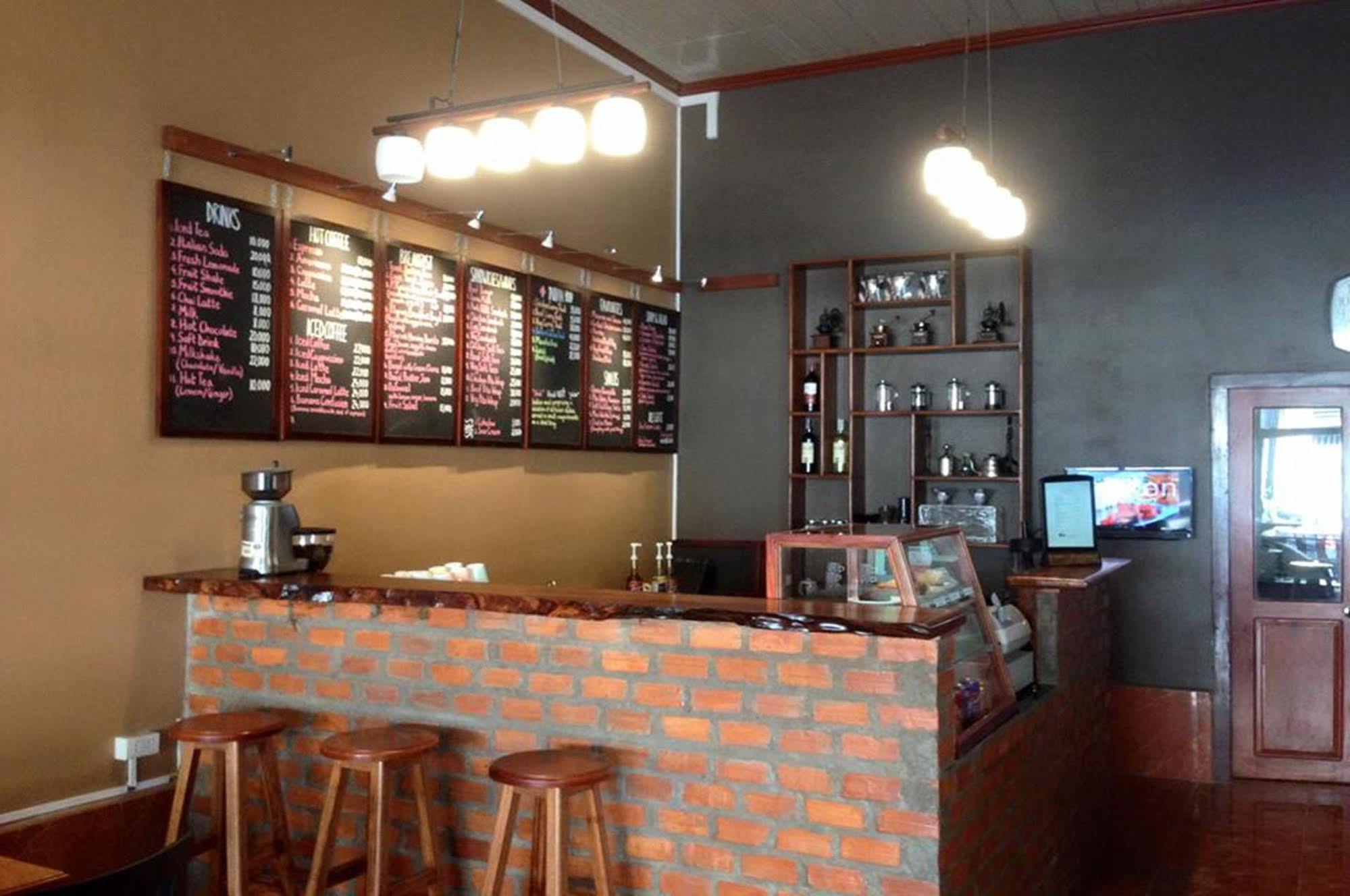 Pilgrim'S Kitchen & Inn Savannakhet Eksteriør bilde