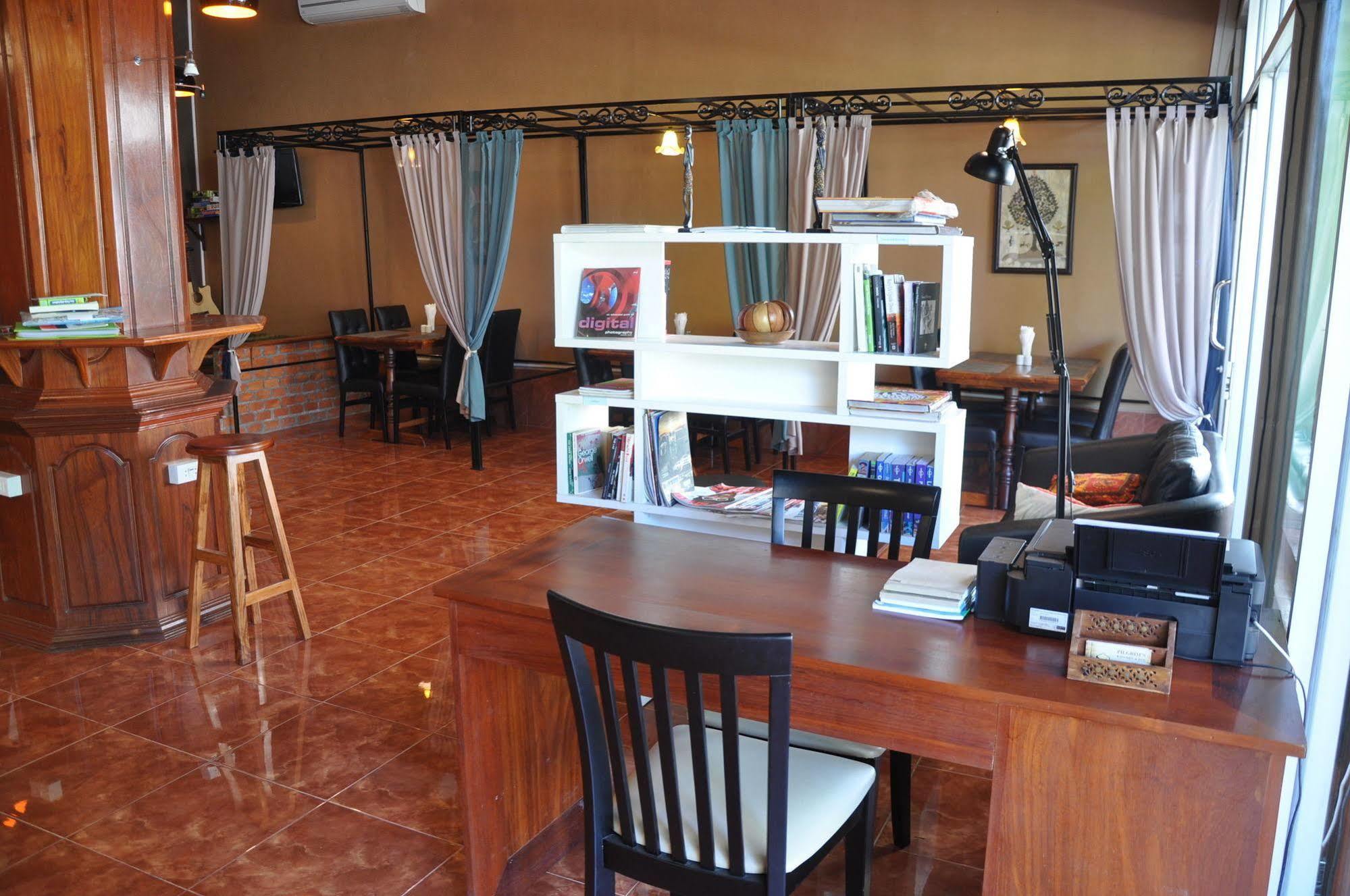Pilgrim'S Kitchen & Inn Savannakhet Eksteriør bilde